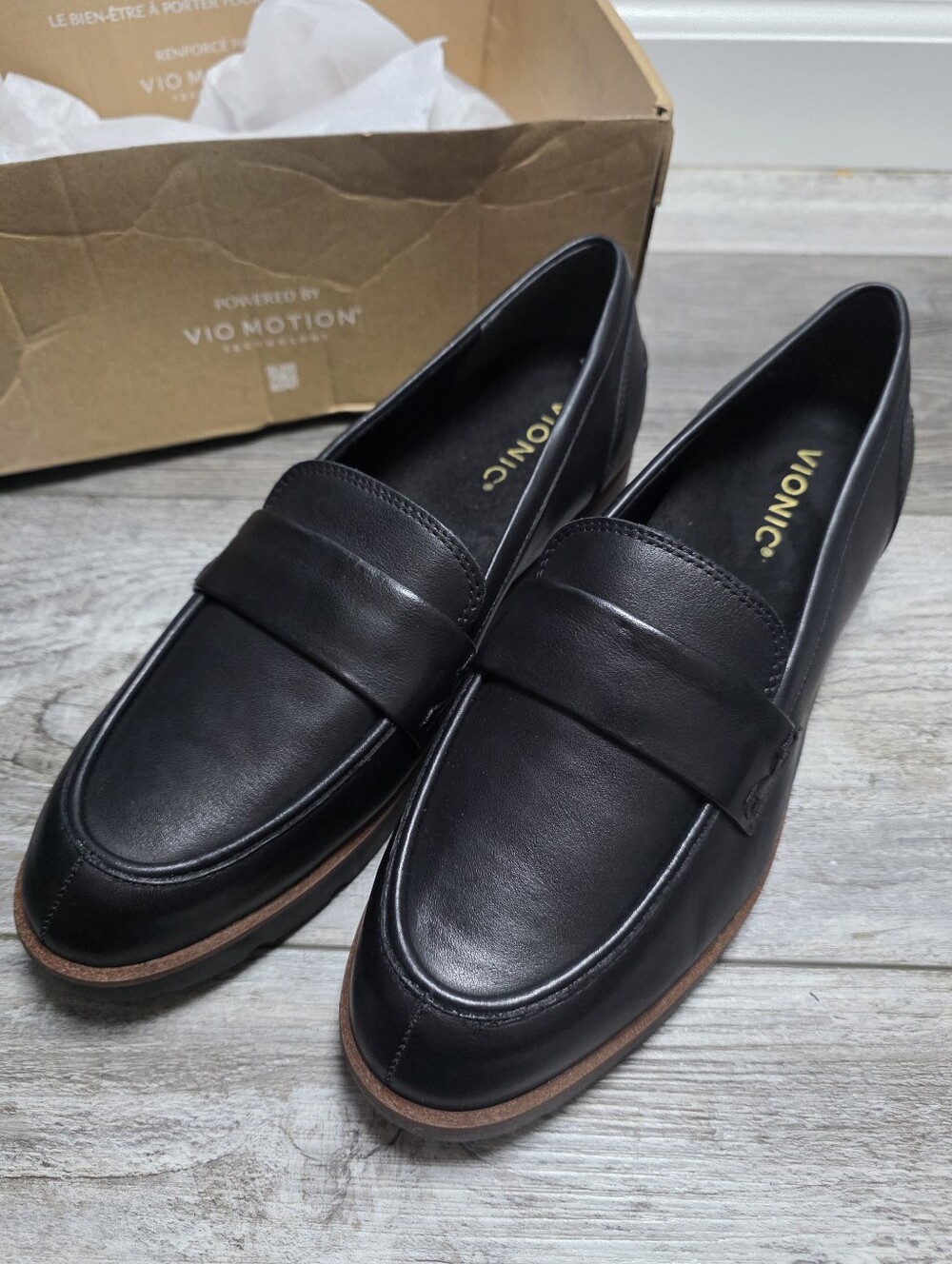 Vionic Women's Cleo Leather Lug Sole Penny Loafers Sz 9 *NWB